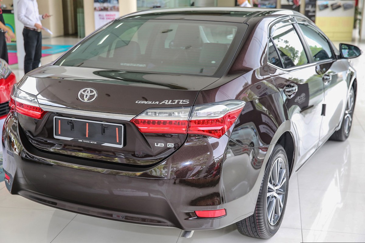 Toyota Corolla Altis 2017 “chot gia” tu 638 trieu dong-Hinh-12